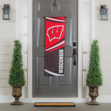 Show your pride for the Wisconsin Badgers with the two-sided dowel banner. 